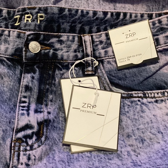 NWT ZRP Mineral Wash Flare Leg Jeans - Picture 5 of 5